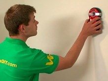 Как повесить картину на стену из гипсокартона
