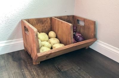 Угловой шкафчик для хранения овощей