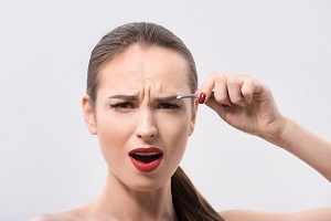 4 основные ошибки в макияже бровей, которые делают Вас старше