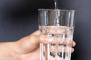 Сколько можно пить воды в день при гипертонии?