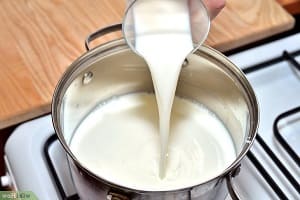 Что делать, чтобы молоко не пригорало ко дну кастрюли