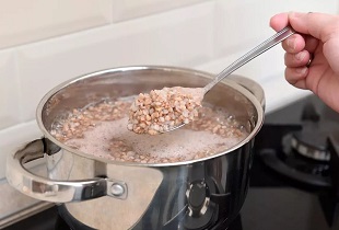Как быстро приготовить гречку утром на завтрак: простой трюк