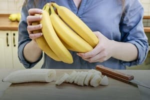 Как хранить бананы, чтобы они не чернели? Лайфхак для хозяек