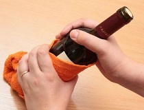 Как открыть вино без штопора?