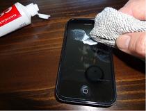 Как убрать царапины с экрана телефона в домашних условиях?