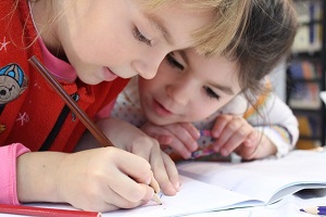С чего начать учить детей рисовать? 4 необычных способа