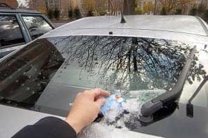Замерзают окна в машине снаружи и изнутри. Что делать?